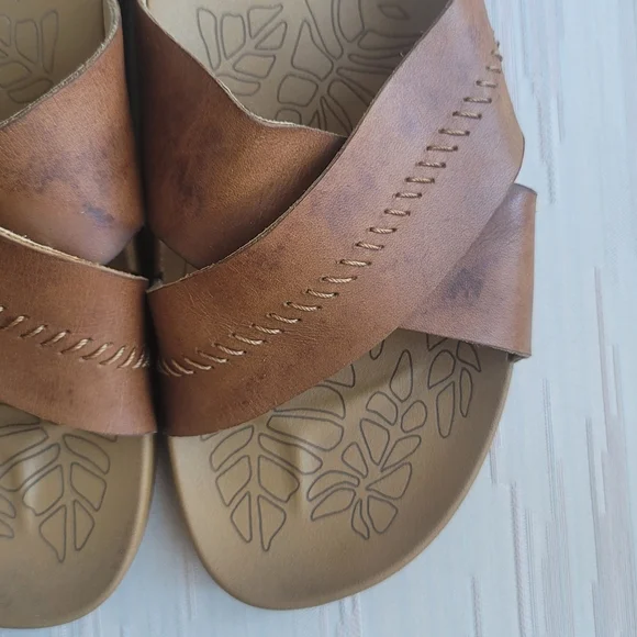Olukai Kipe'a 'Olu Women's Leather Slide Boho Sahara Tan Beach Sandal 8 - Picture 7 of 16